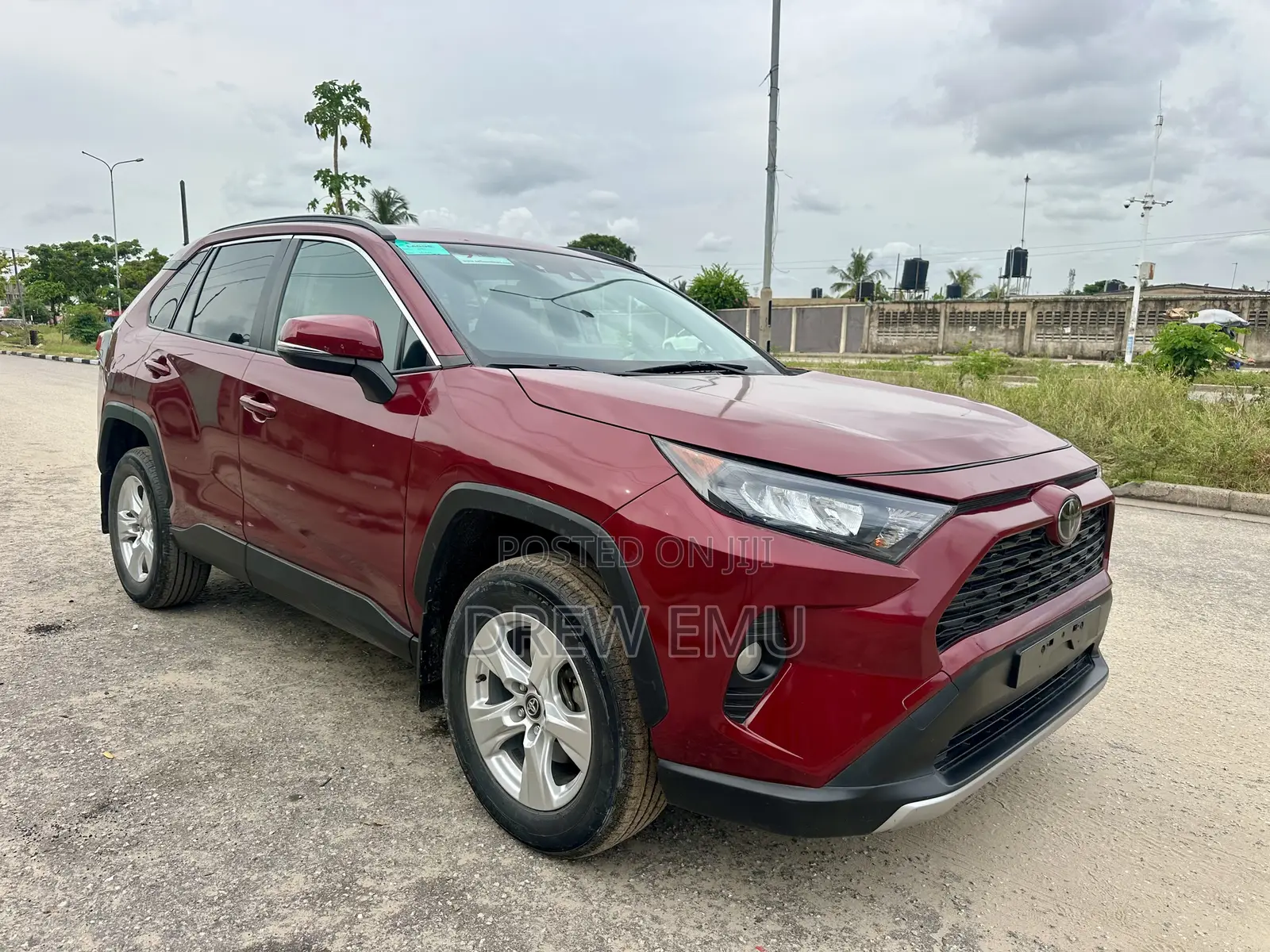 Toyota RAV4 XLE AWD 2020 Red
