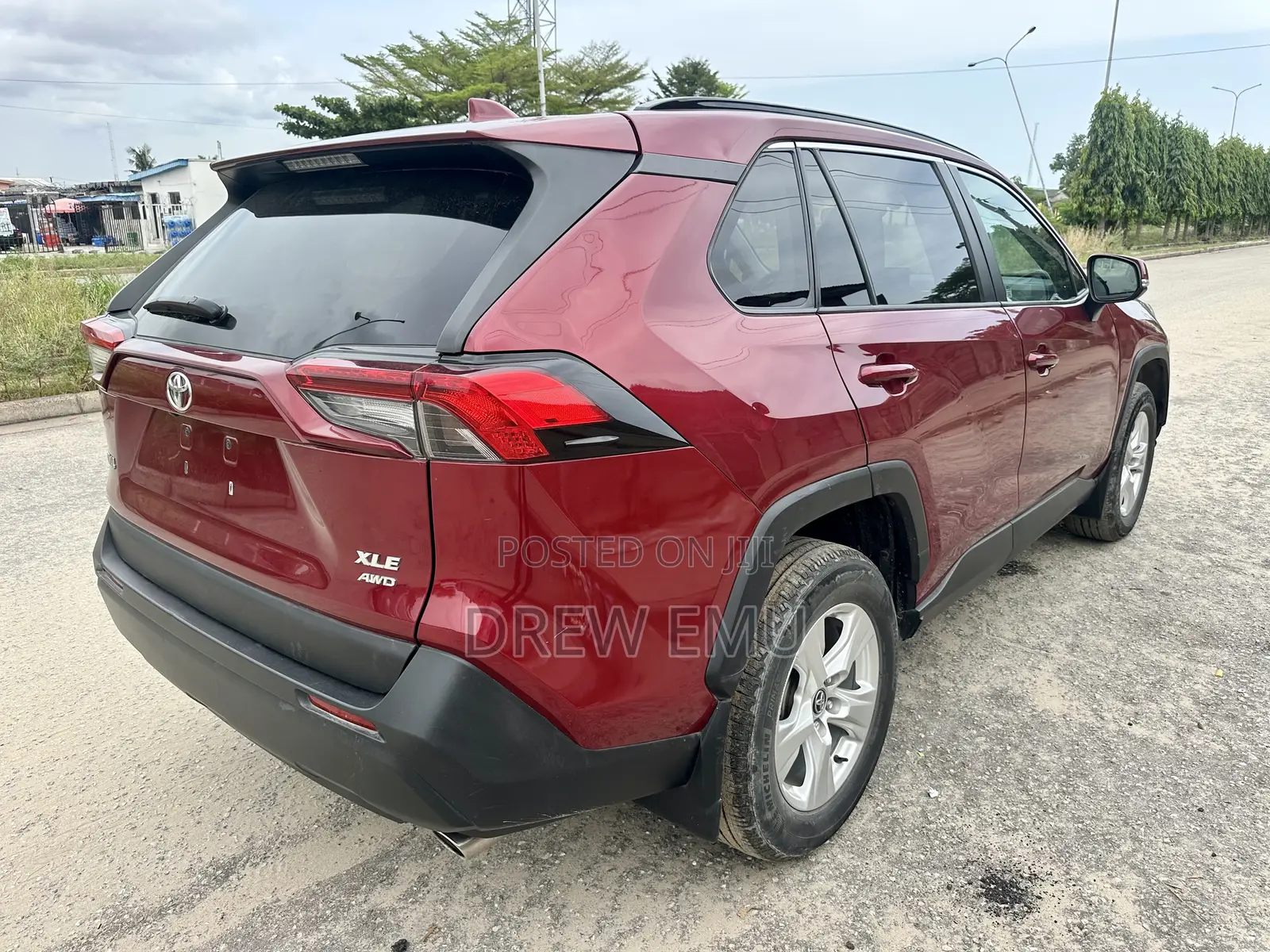 Toyota RAV4 XLE AWD 2020 Red