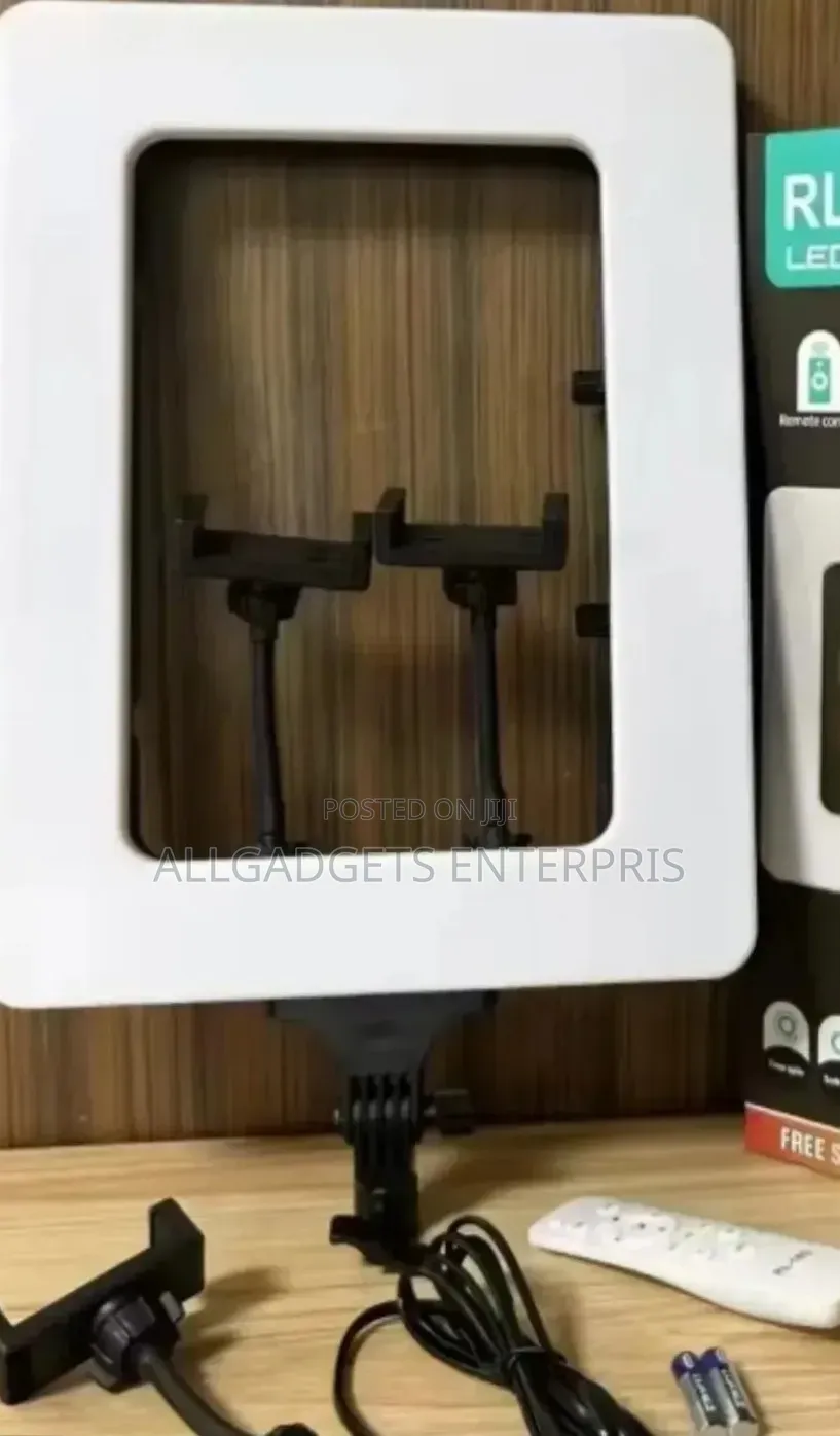 Led Light With 3 Phones Holder