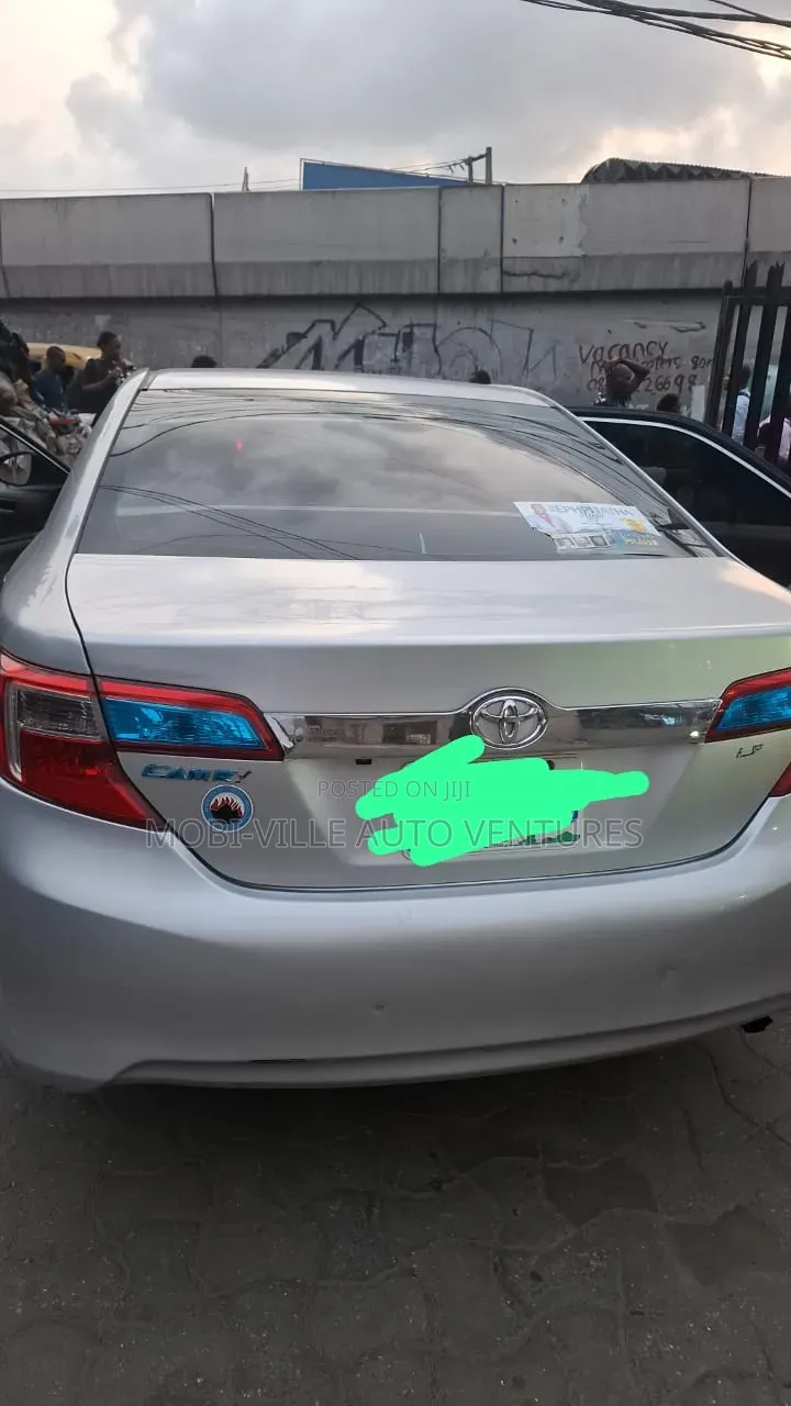 Toyota Camry LE 4dr Sedan (2.5L 4cyl 6A) 2014 Silver