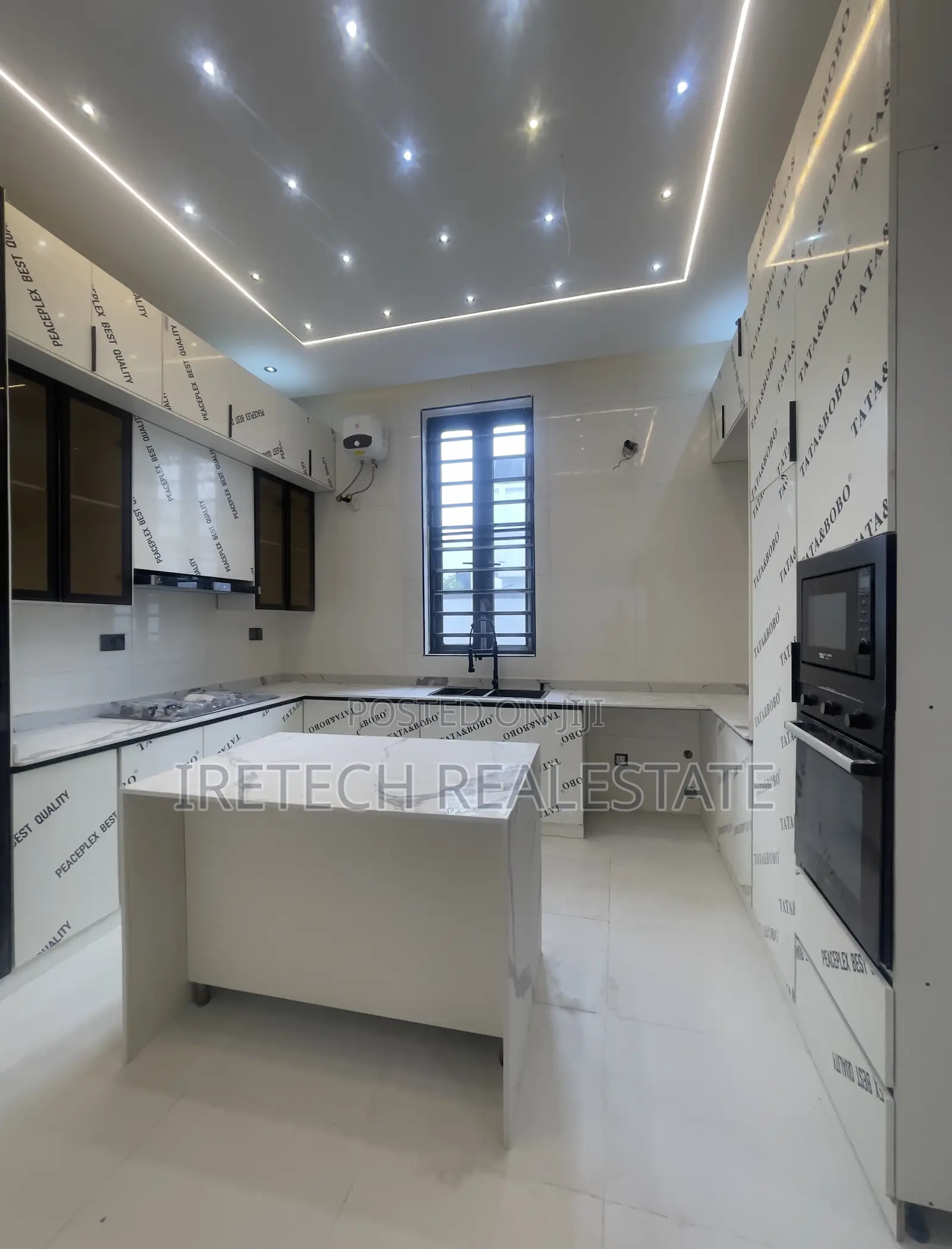 5bdrm Duplex in Blenco, Off Lekki-Epe Expressway for sale