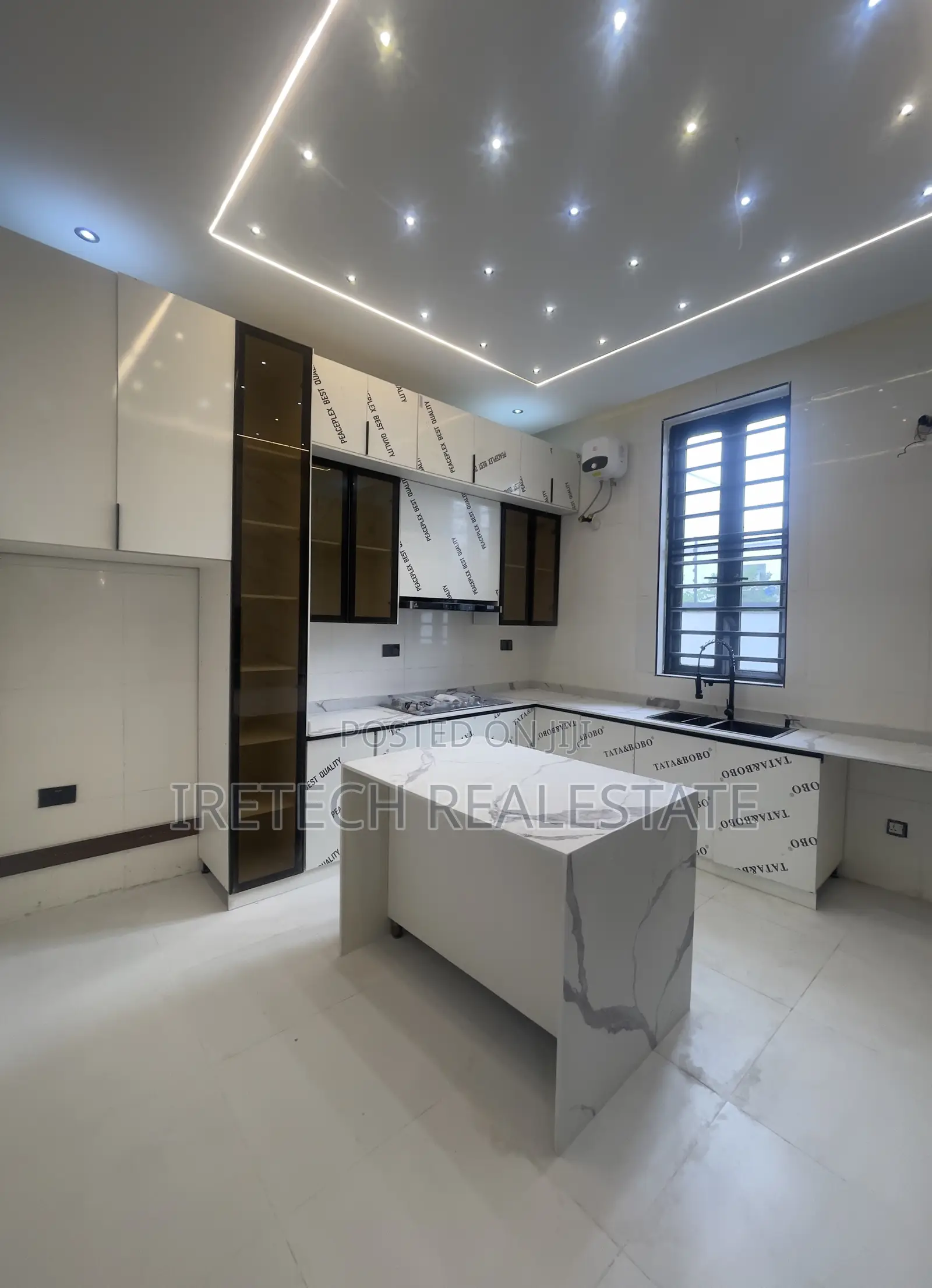 5bdrm Duplex in Blenco, Off Lekki-Epe Expressway for sale