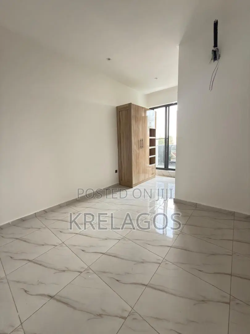 2bdrm Apartment in Igbo-efon for sale