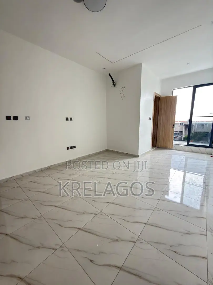 2bdrm Apartment in Igbo-efon for sale