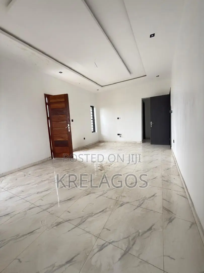 2bdrm Apartment in Igbo-efon for sale