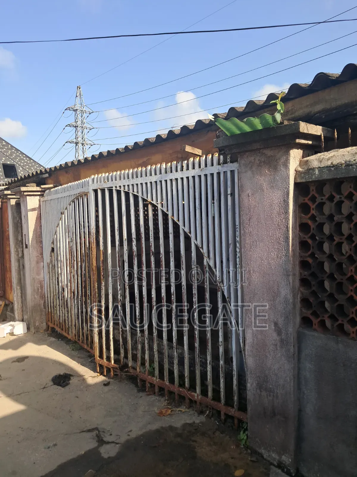3bdrm Bungalow in Close 20 Satellite for sale