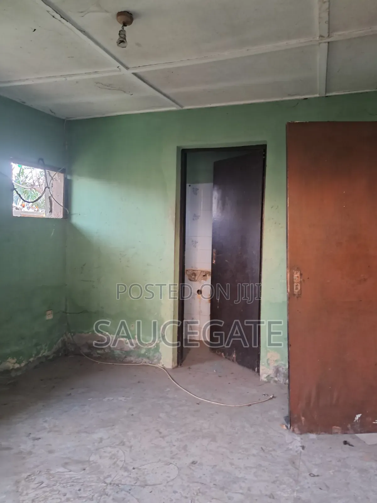 3bdrm Bungalow in Close 20 Satellite for sale