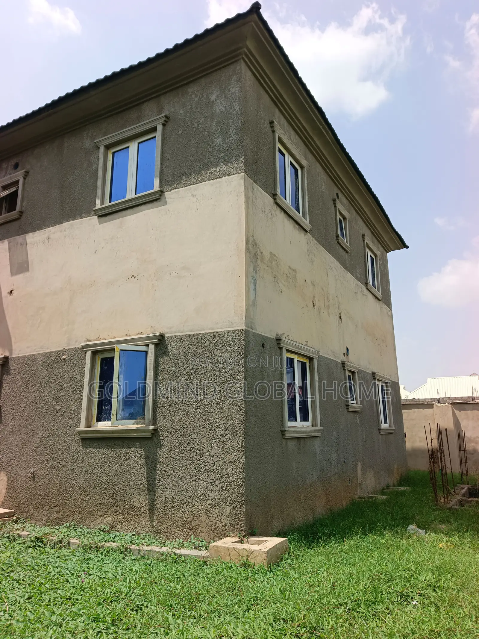 3bdrm Block of Flats in Lugbe, FHA for sale