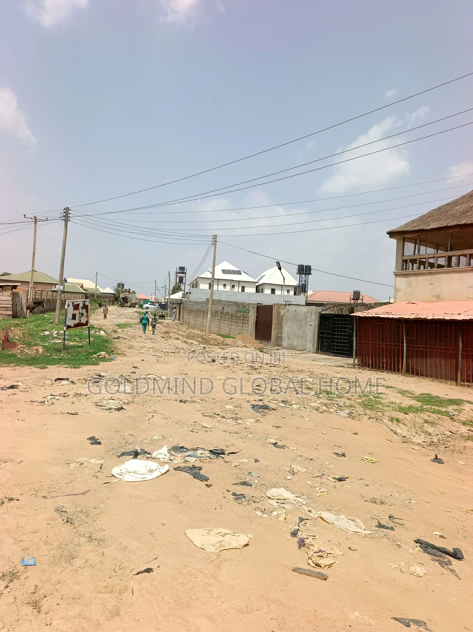 3bdrm Block of Flats in Lugbe, FHA for sale