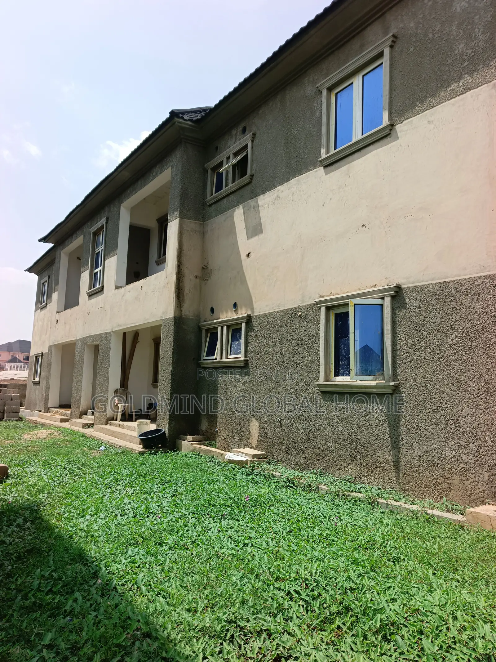 3bdrm Block of Flats in Lugbe, FHA for sale