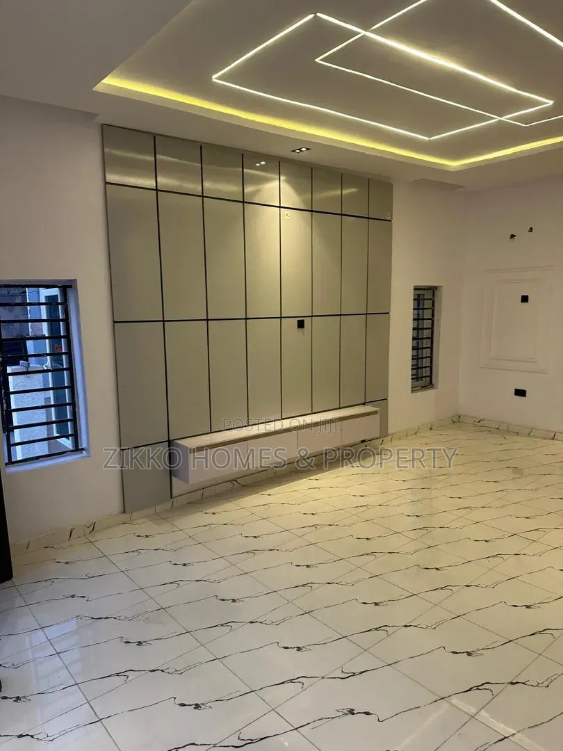 3bdrm Bungalow in Tobi Rentals, Ibadan North West for sale