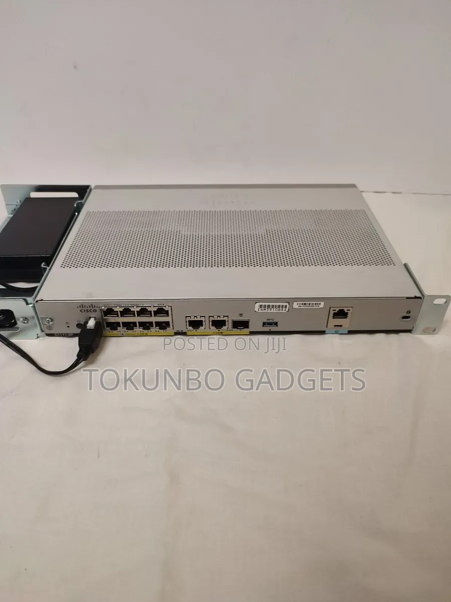 Cisco C1111-8p Router Isr 1100 + Psu Included