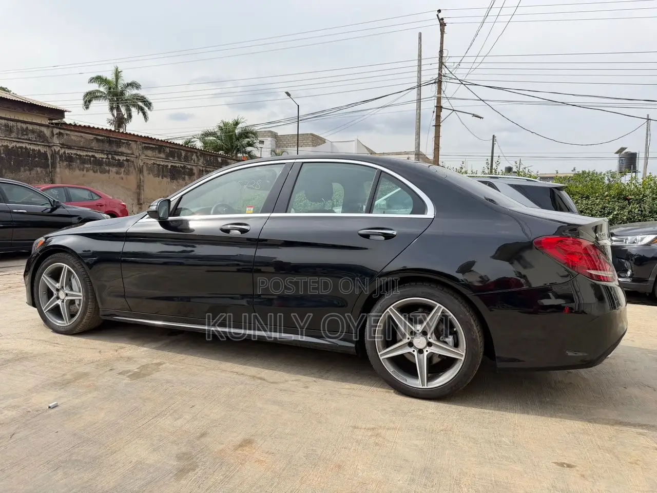 Mercedes-Benz C300 Luxury Sedan RWD (2.0L 4cyl 7A) 2016 Black