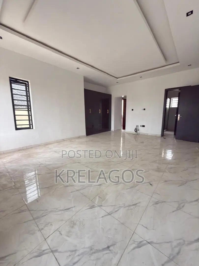 4bdrm Duplex in Igbo-efon for sale