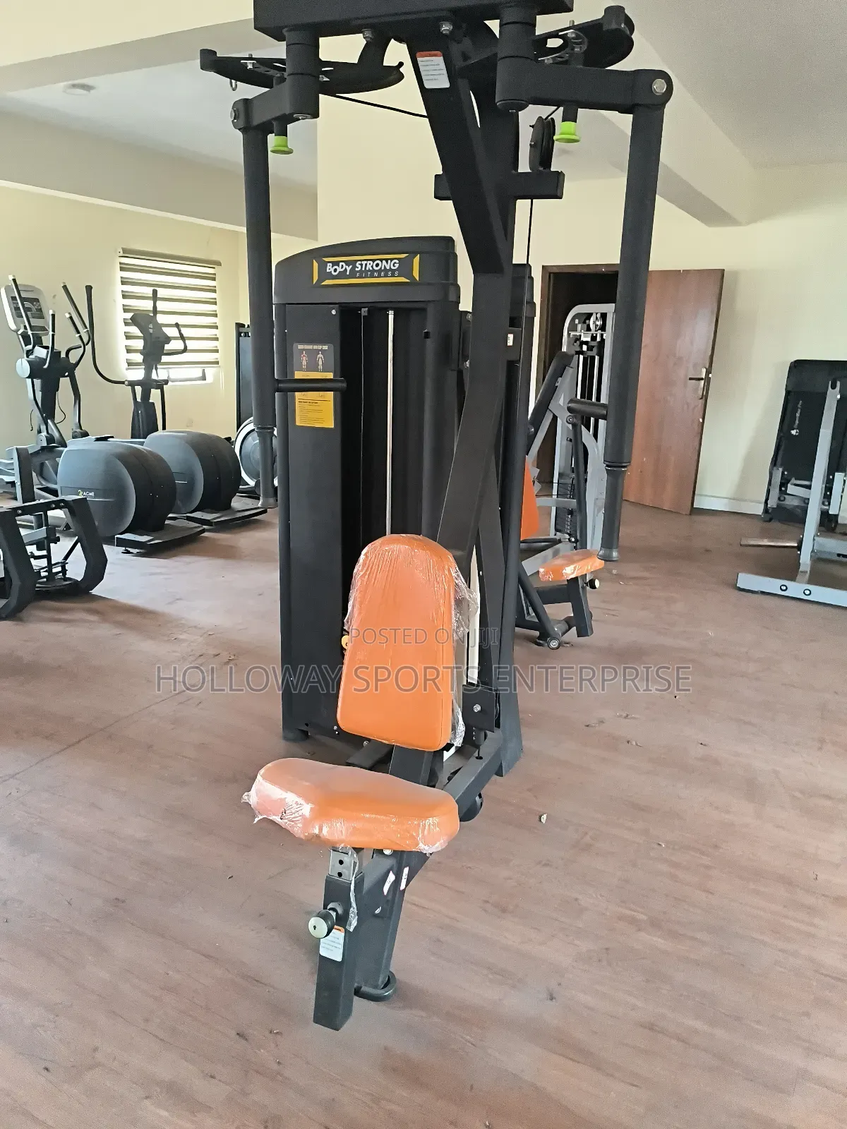 Commercial Pec Deck Machine