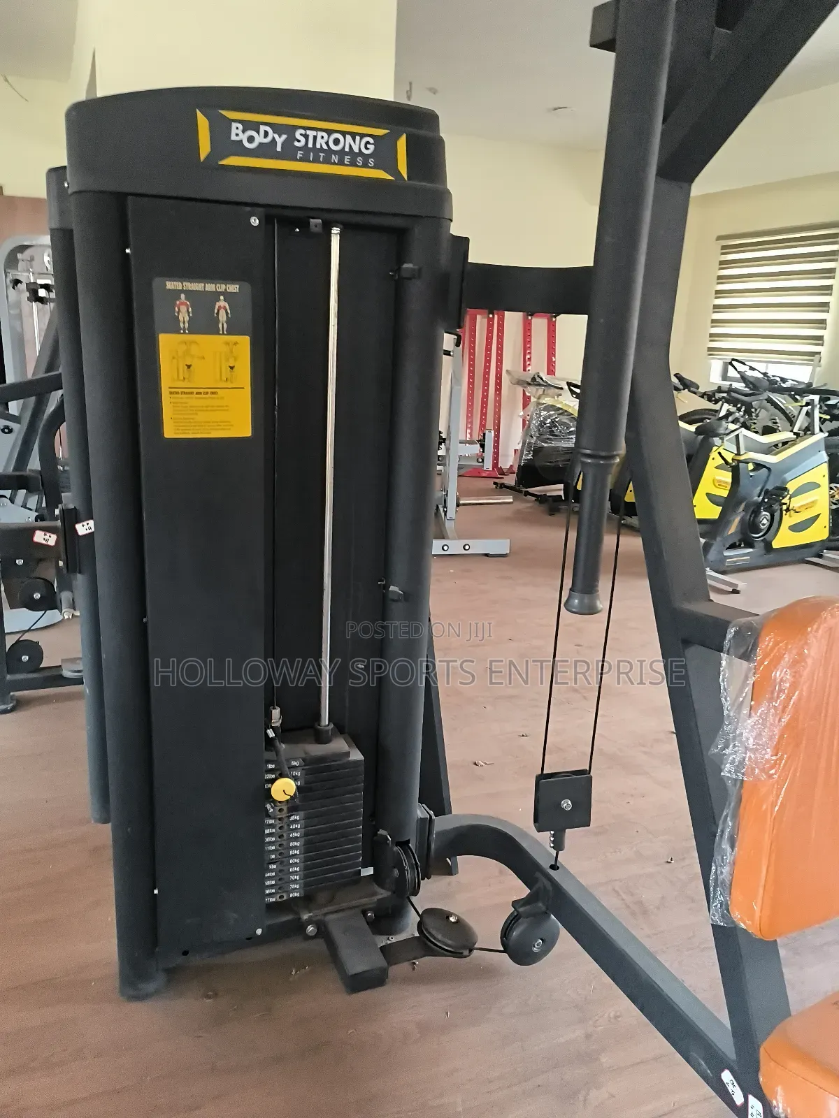 Comm. Pec Deck Machine