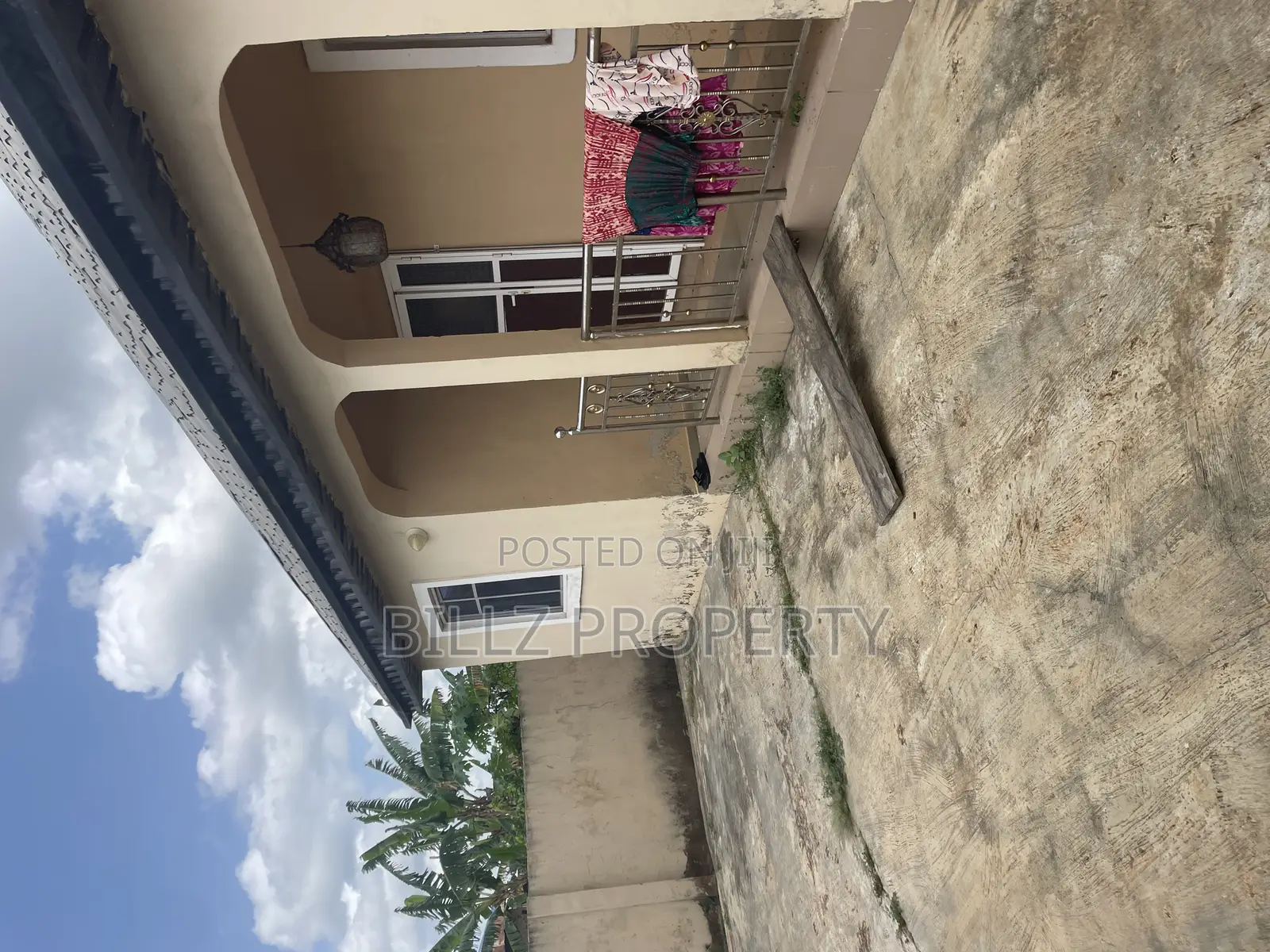 3bdrm Apartment in Ounse, Ado-Odo/Ota for sale