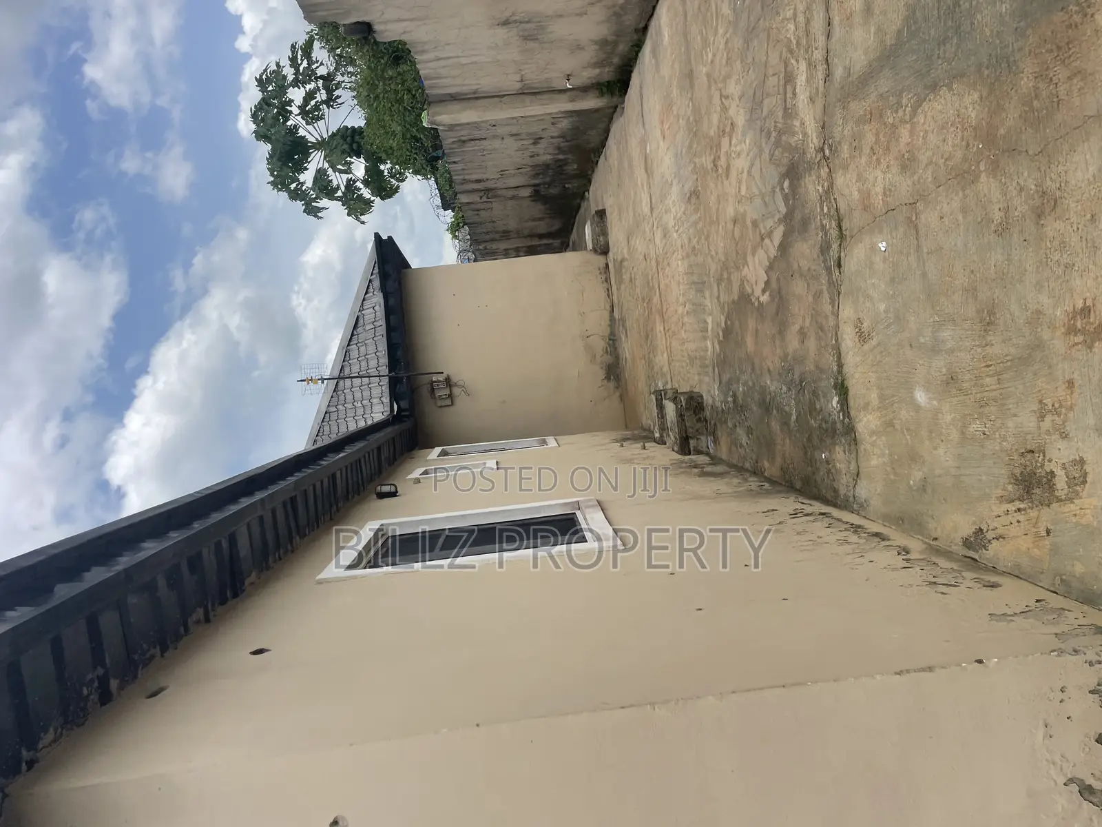3bdrm Apartment in Ounse, Ado-Odo/Ota for sale