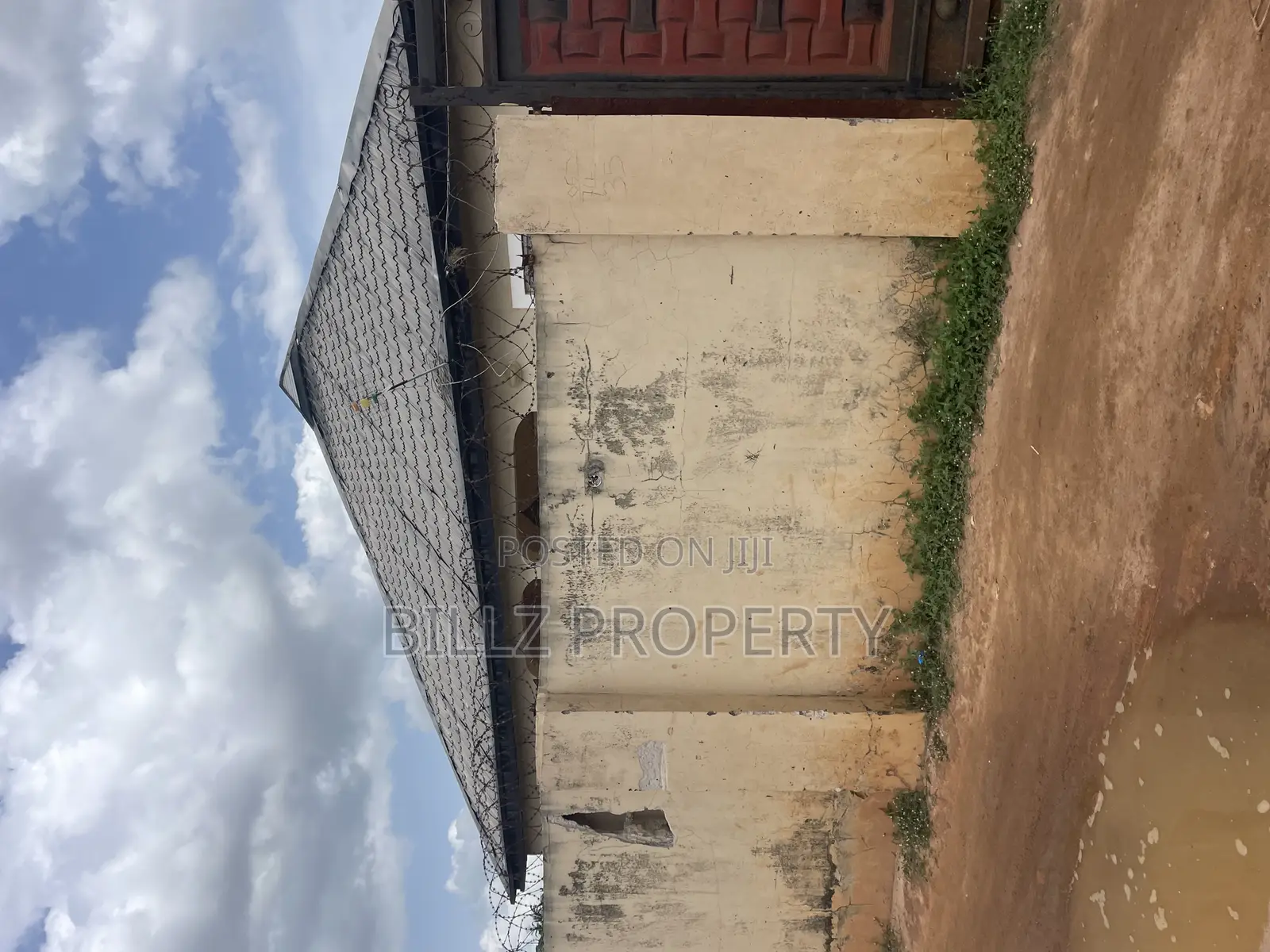 3bdrm Apartment in Ounse, Ado-Odo/Ota for sale