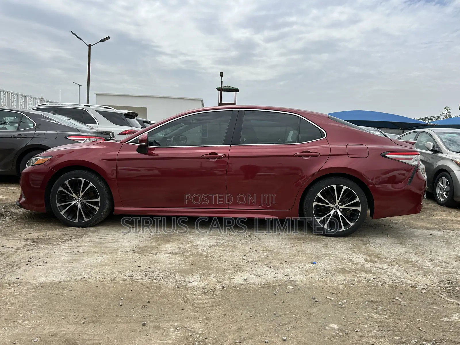 Toyota Camry SE (2.5L 4cyl 8A) 2019 Burgundy