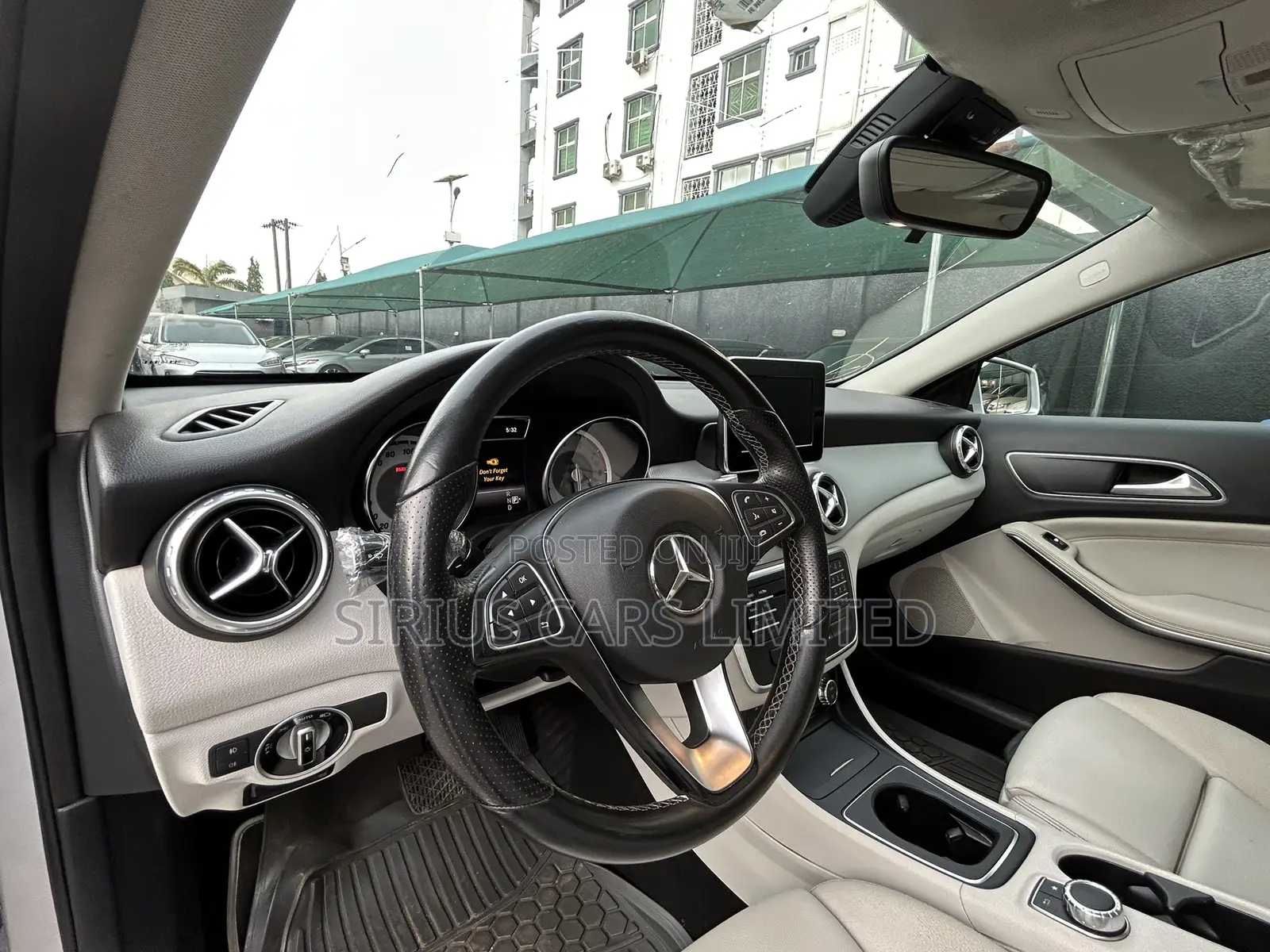 Mercedes-Benz GLA 250 2016 Silver