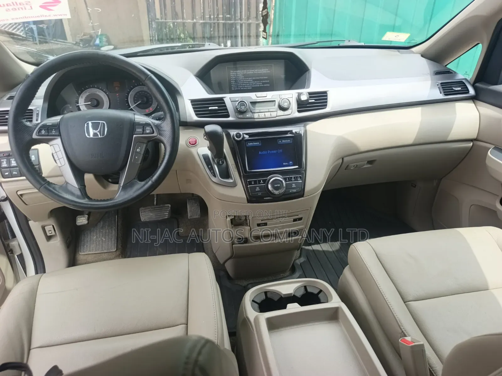 Honda Odyssey Touring 4dr Minivan (3.5L 6cyl 6A) 2014 White