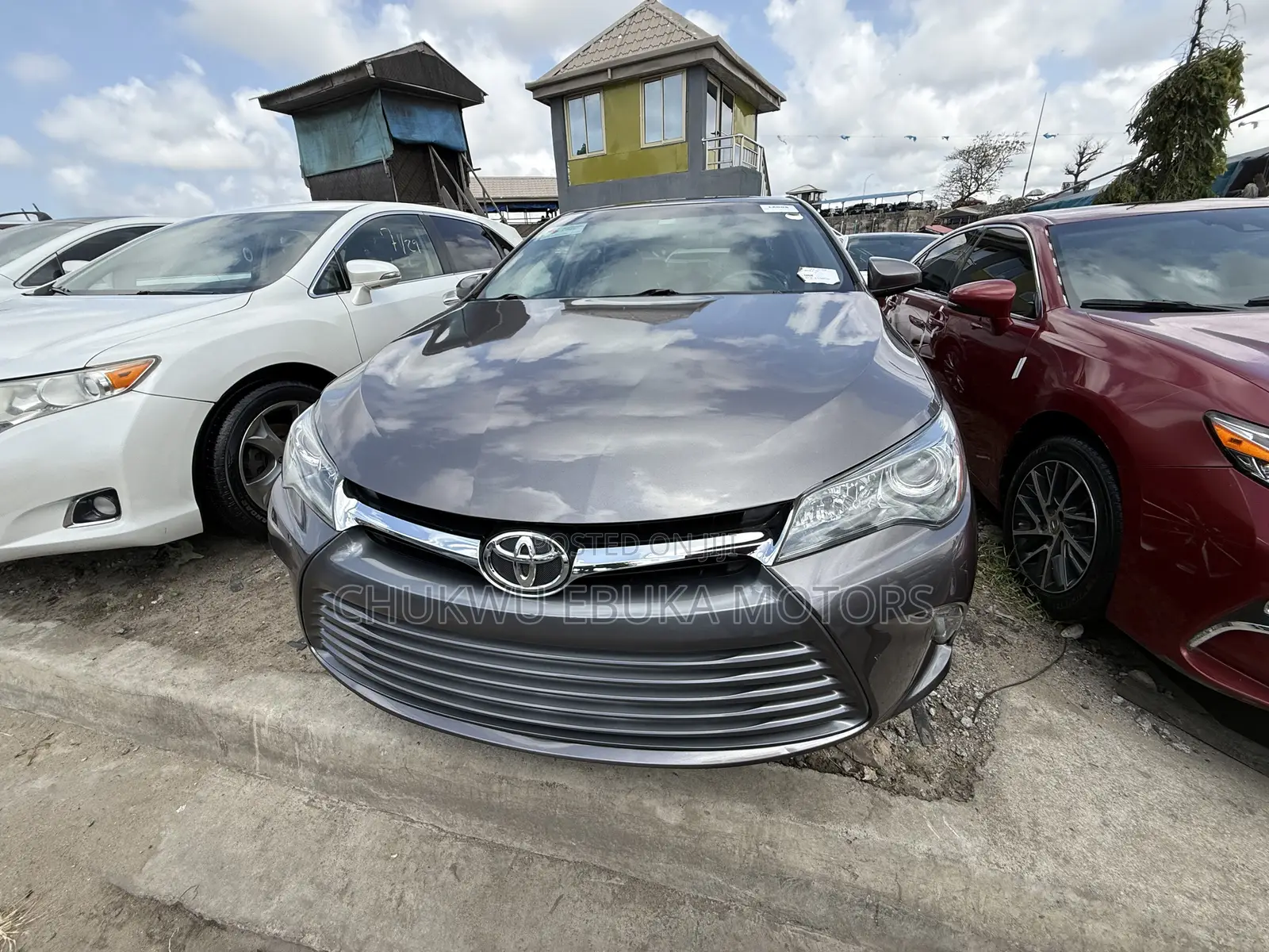 Toyota Camry XLE 4dr Sedan (3.5L 6cyl 6A) 2015 Gray