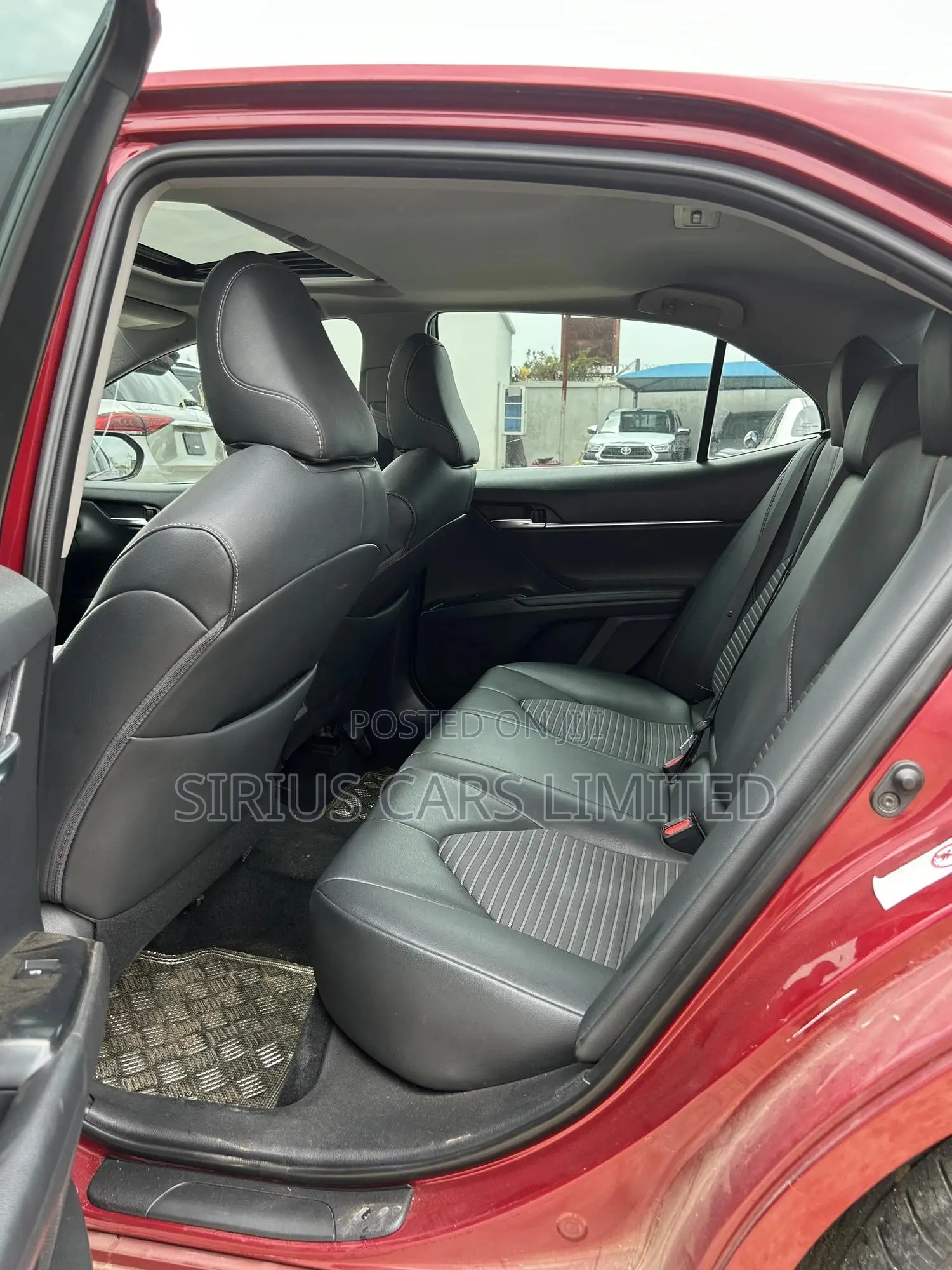 Toyota Camry SE (2.5L 4cyl 8A) 2019 Burgundy
