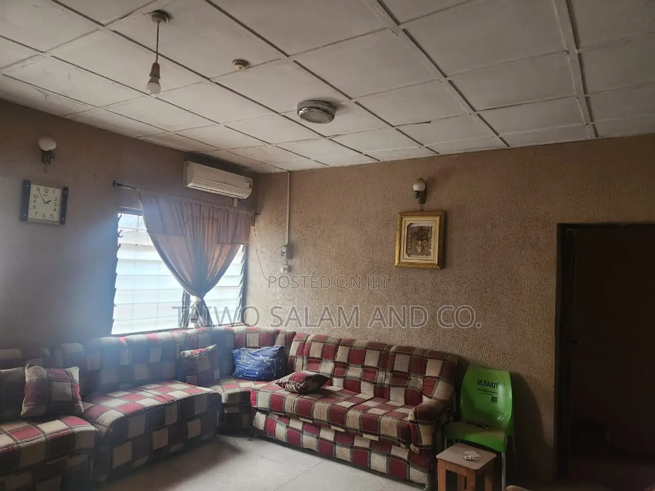 3bdrm Block of Flats in Akobo for sale