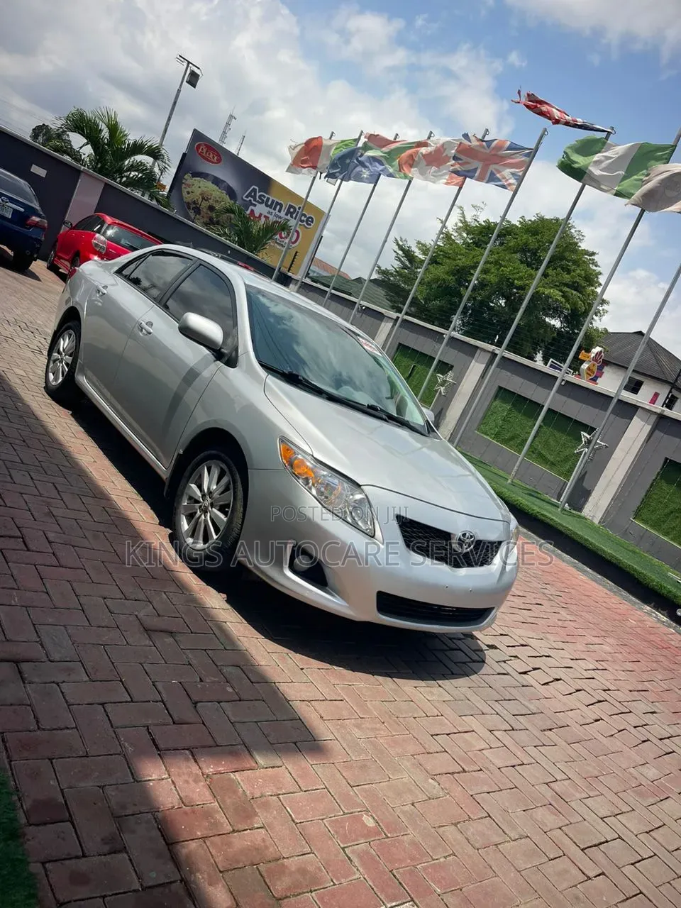 Toyota Corolla LE 4dr Sedan (1.8L 4cyl 4A) 2010 Silver