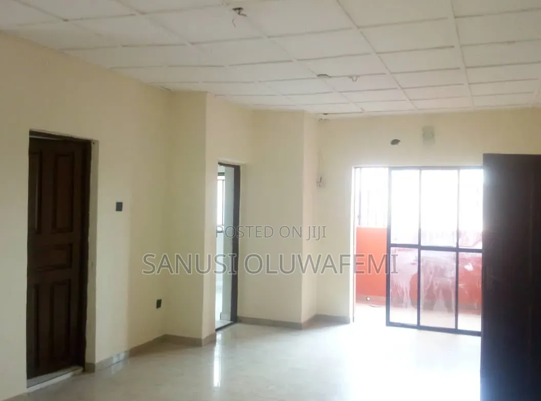 3bdrm Block of Flats in Ikeja GRA for rent