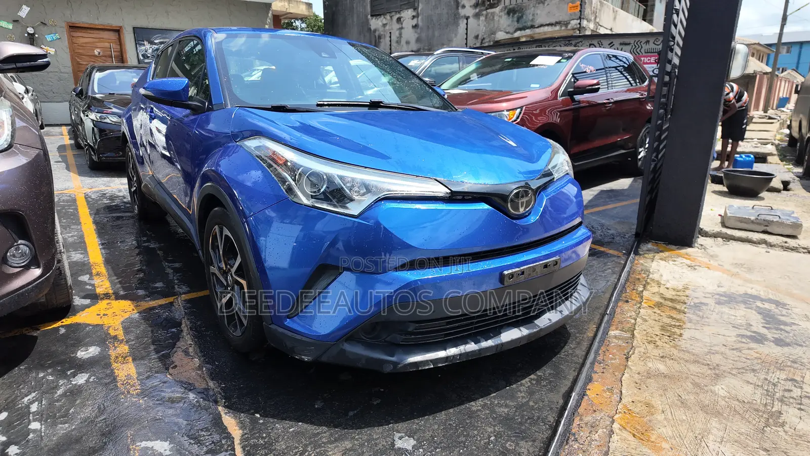 Toyota C-HR XLE FWD 2019 Blue