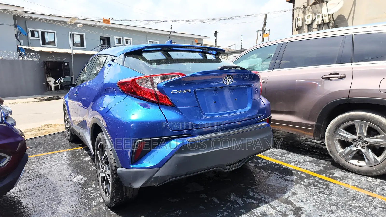 Toyota C-HR XLE FWD 2019 Blue