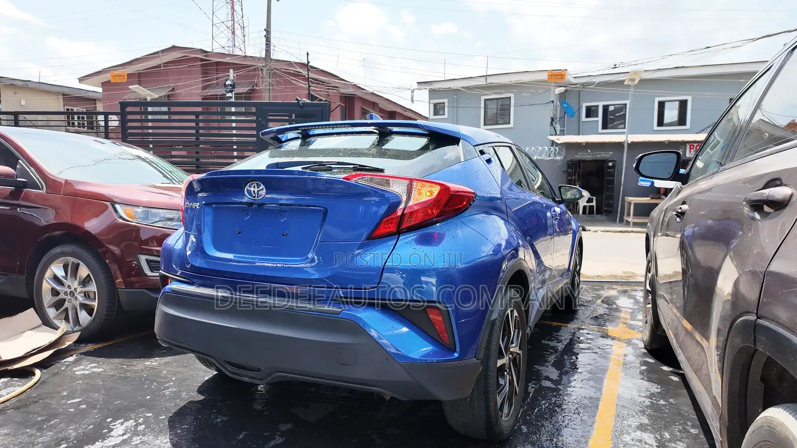 Toyota C-HR XLE FWD 2019 Blue