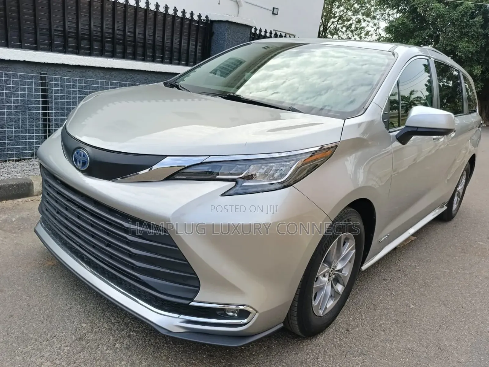 Toyota Sienna 2021 Silver