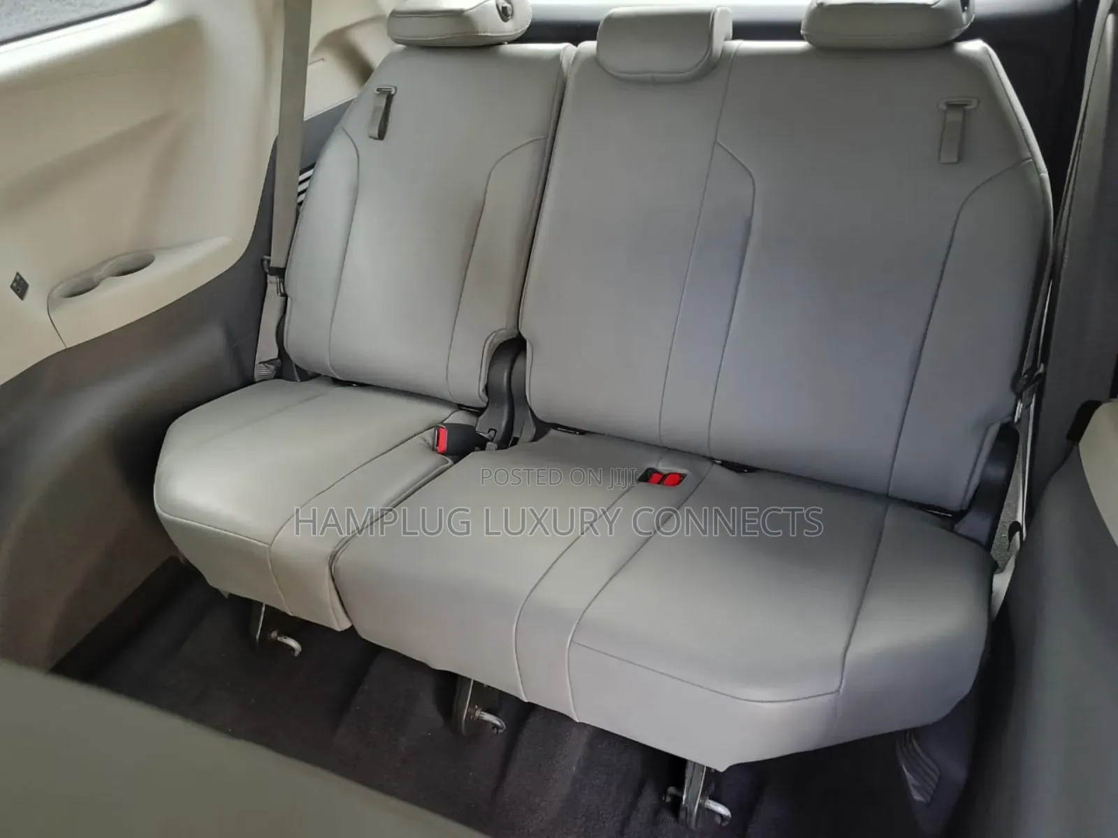 Toyota Sienna 2021 Silver