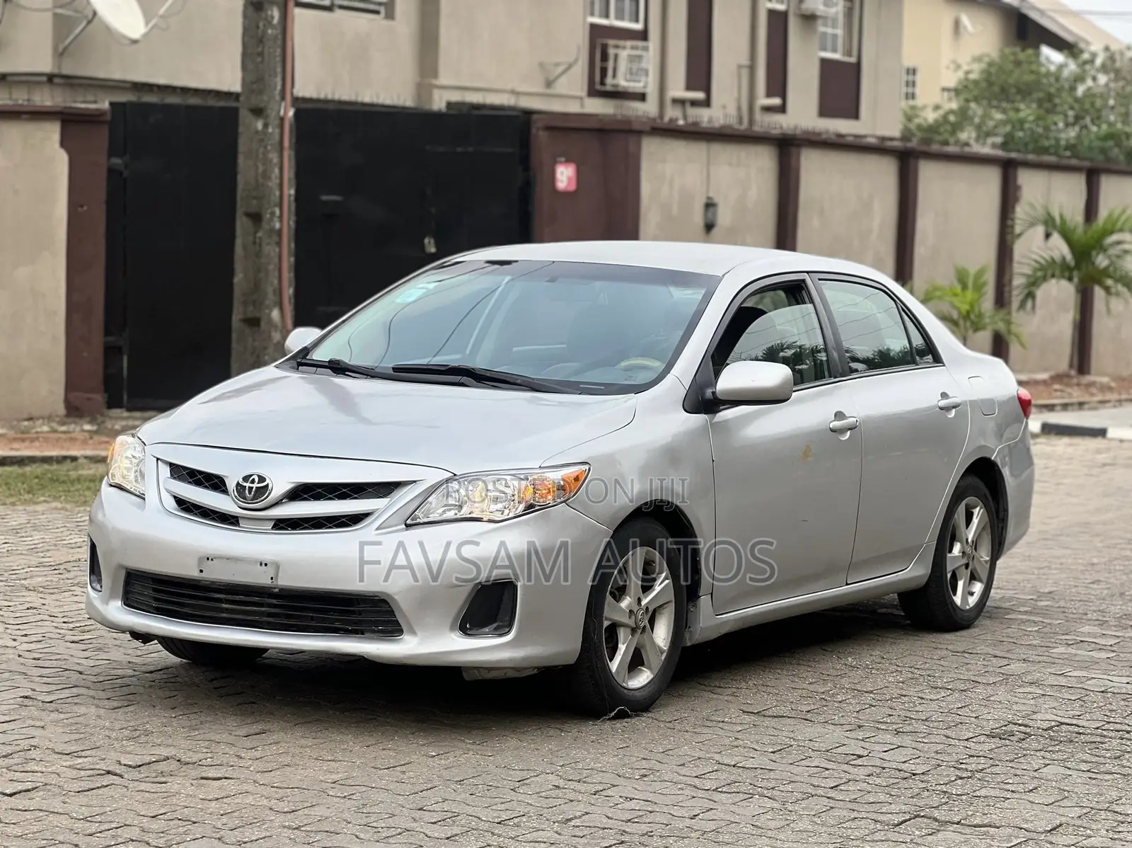 Toyota Corolla 2012 Silver