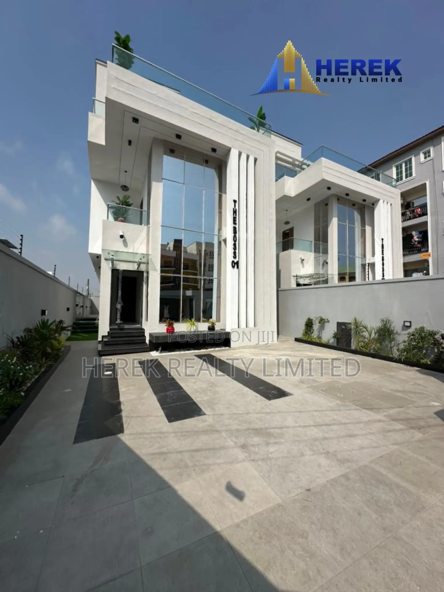 5bdrm Duplex in Crown Estate, Lekki Phase 1 for sale