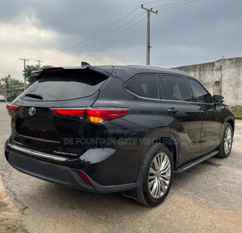 Toyota Highlander Platinum FWD 2023 Black