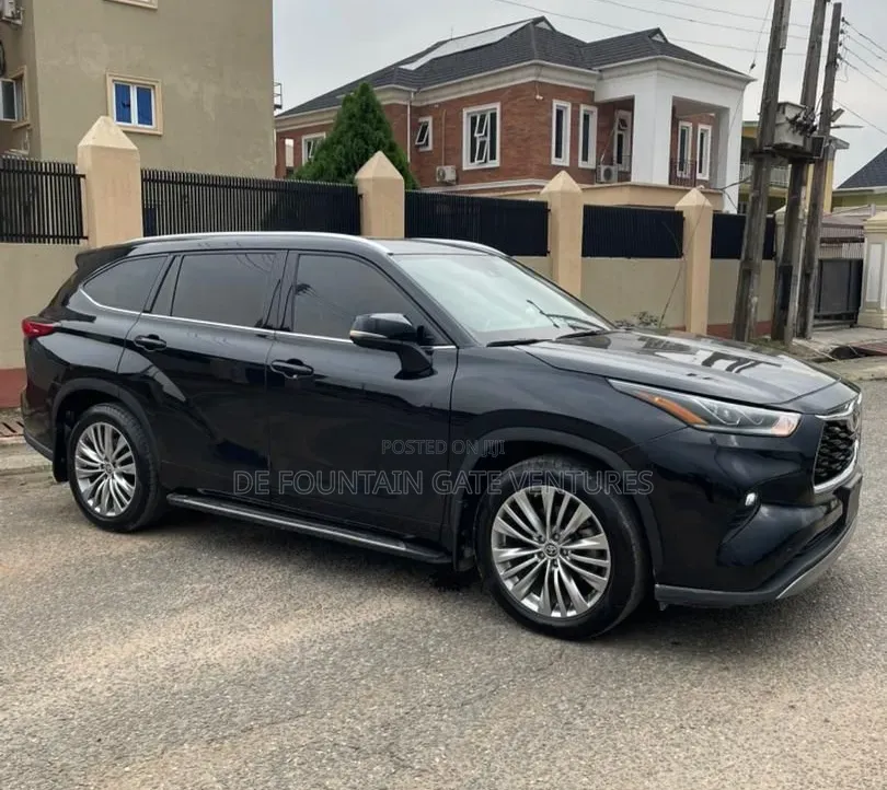 Toyota Highlander Platinum FWD 2023 Black