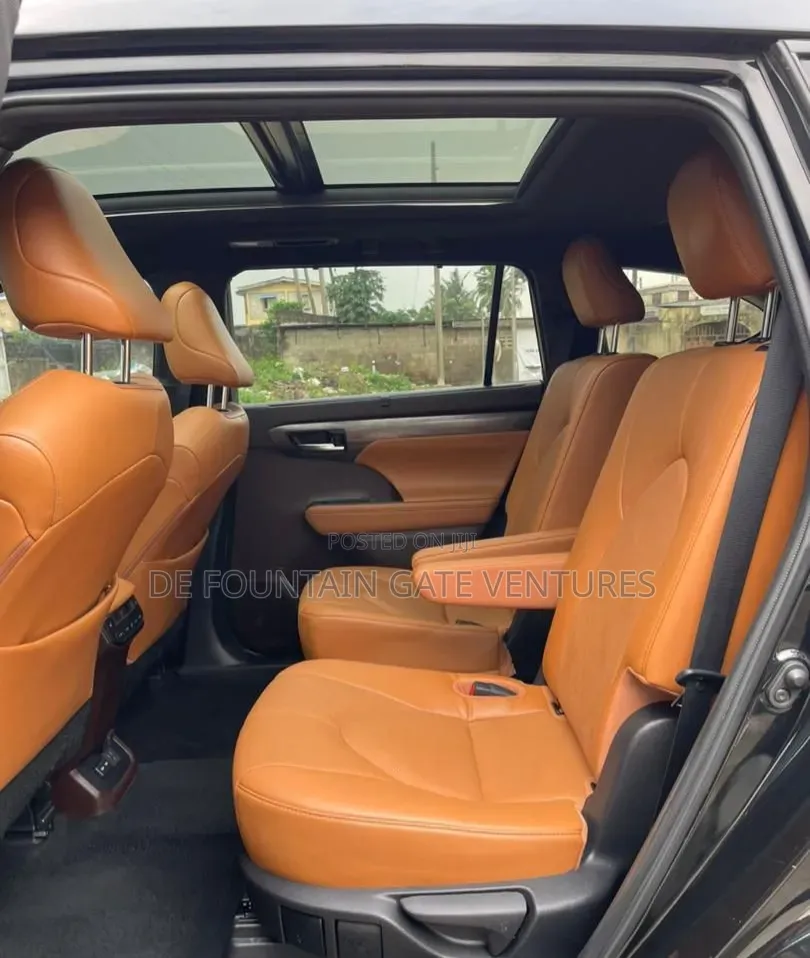 Toyota Highlander Platinum FWD 2023 Black