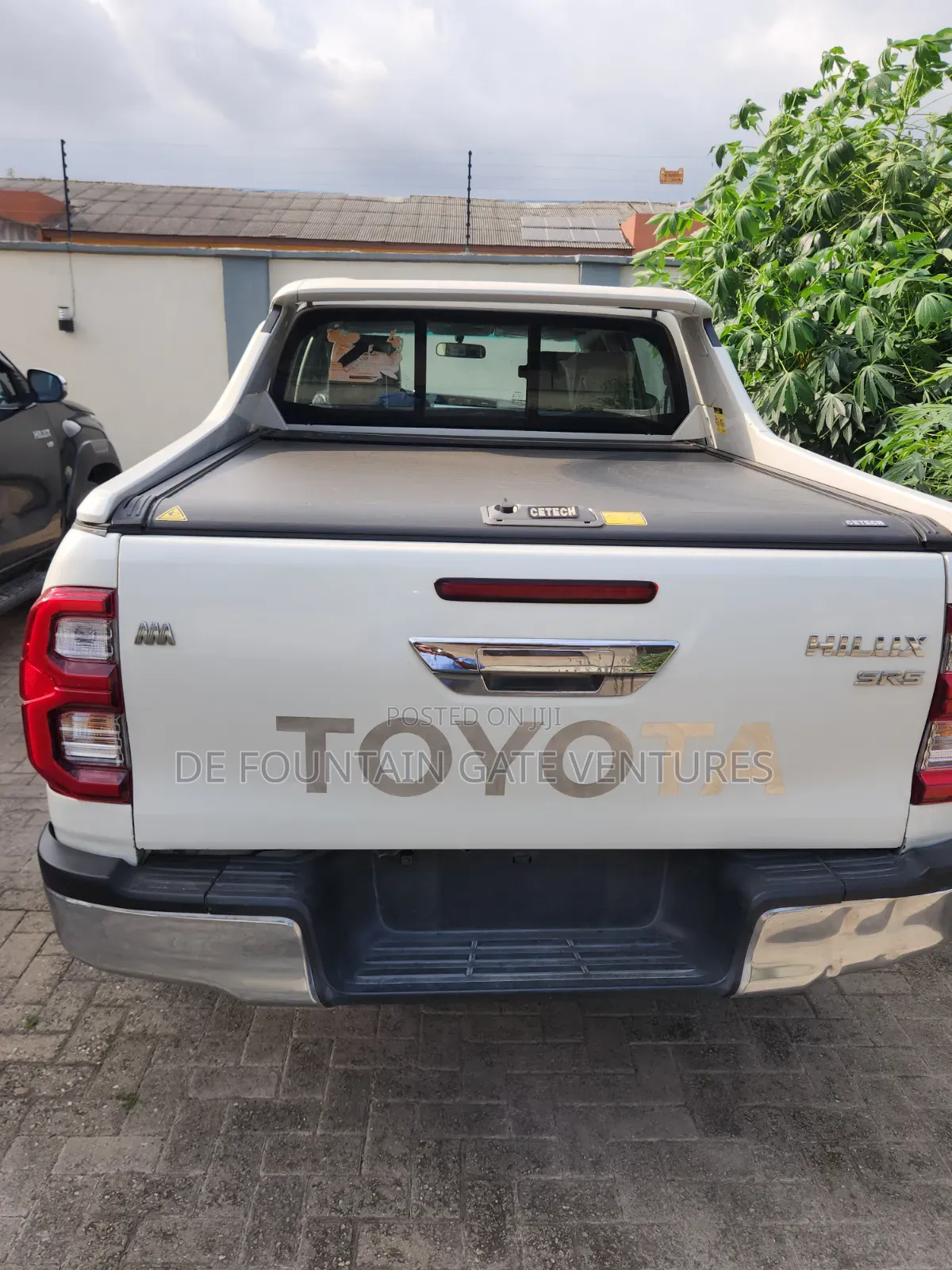 Toyota Hilux SR5 4x4 2019 White