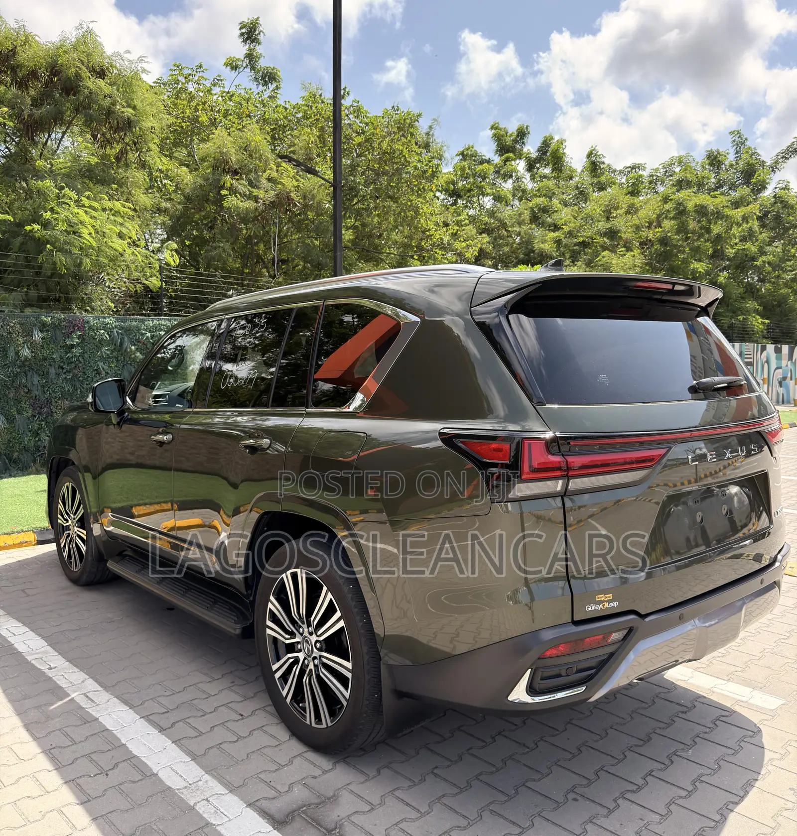 Lexus LX 600 2022 Green