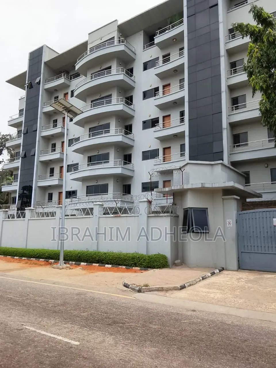 3bdrm Apartment in Adeyinka Oyekan, Ikoyi S.W for sale