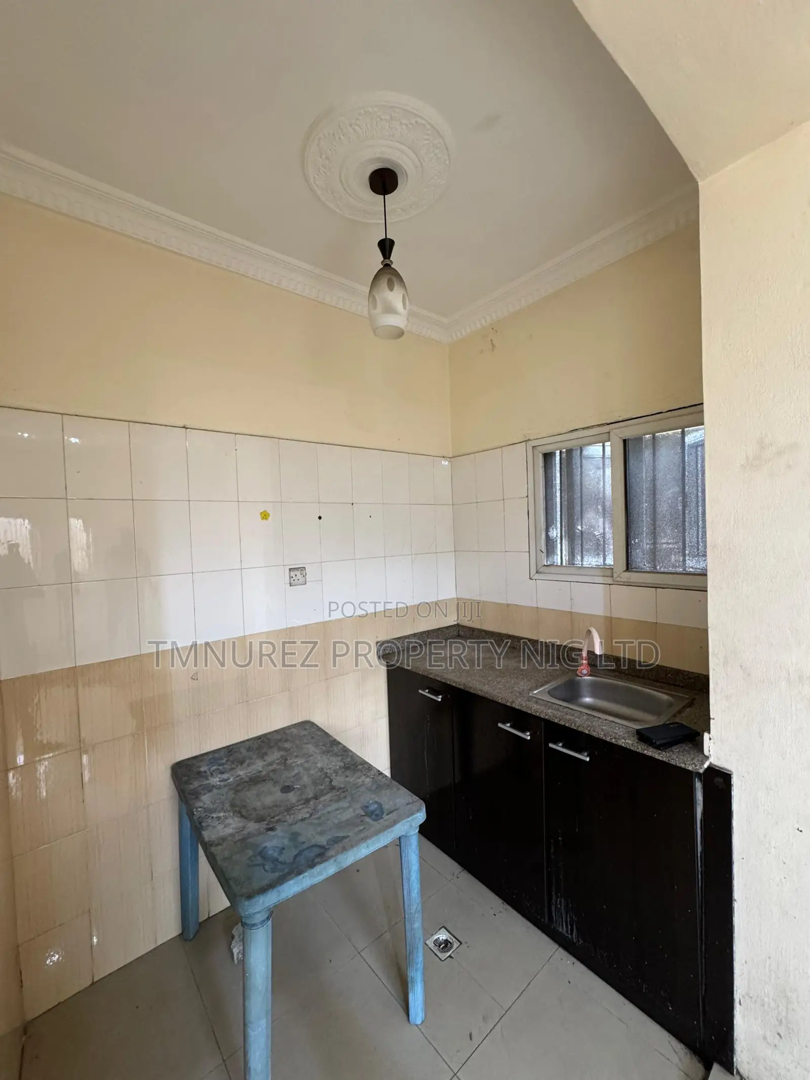 2 Beds Commercial Propt to Let at Ikota