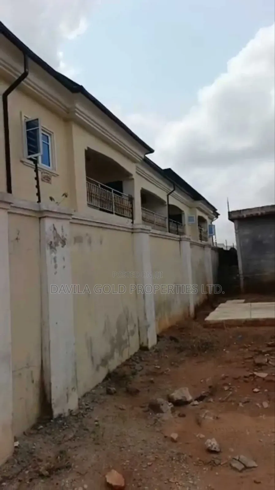 12bdrm Block of Flats in Benin City for sale