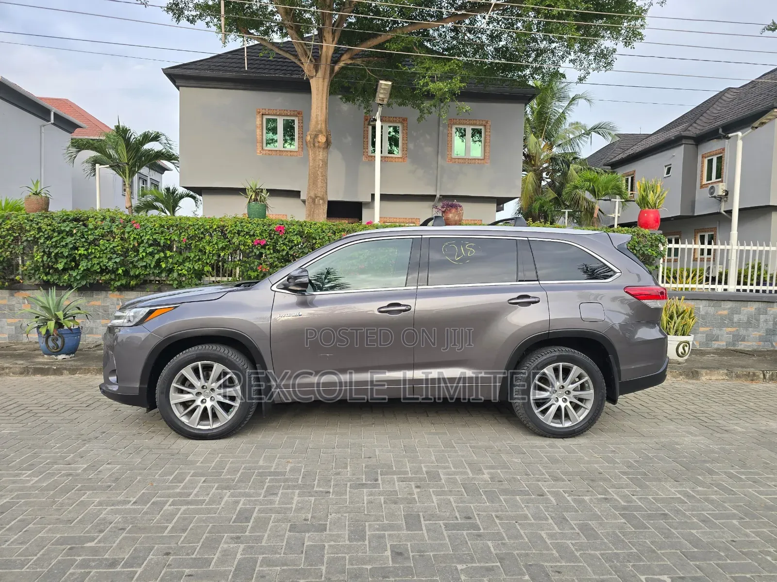 Toyota Highlander XLE 4dr SUV AWD (3.5L 6cyl 6A) 2015 Gray