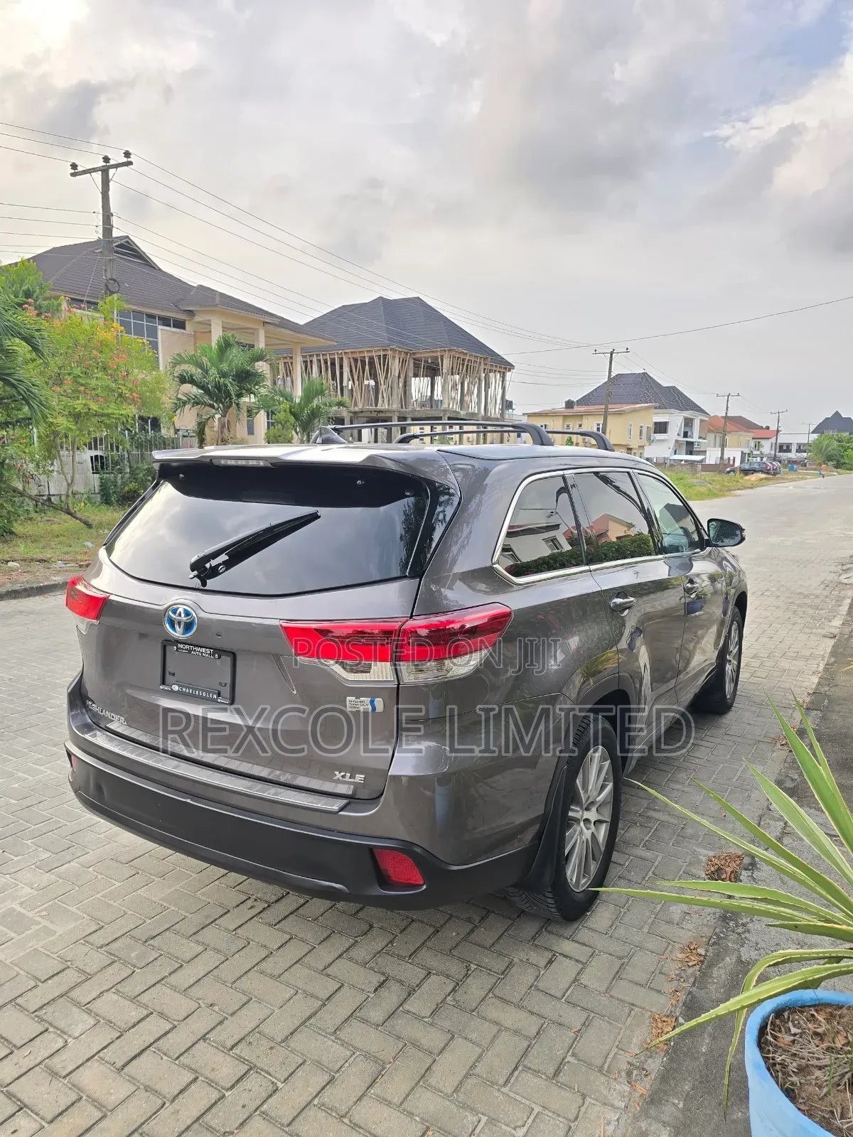 Toyota Highlander XLE 4dr SUV AWD (3.5L 6cyl 6A) 2015 Gray