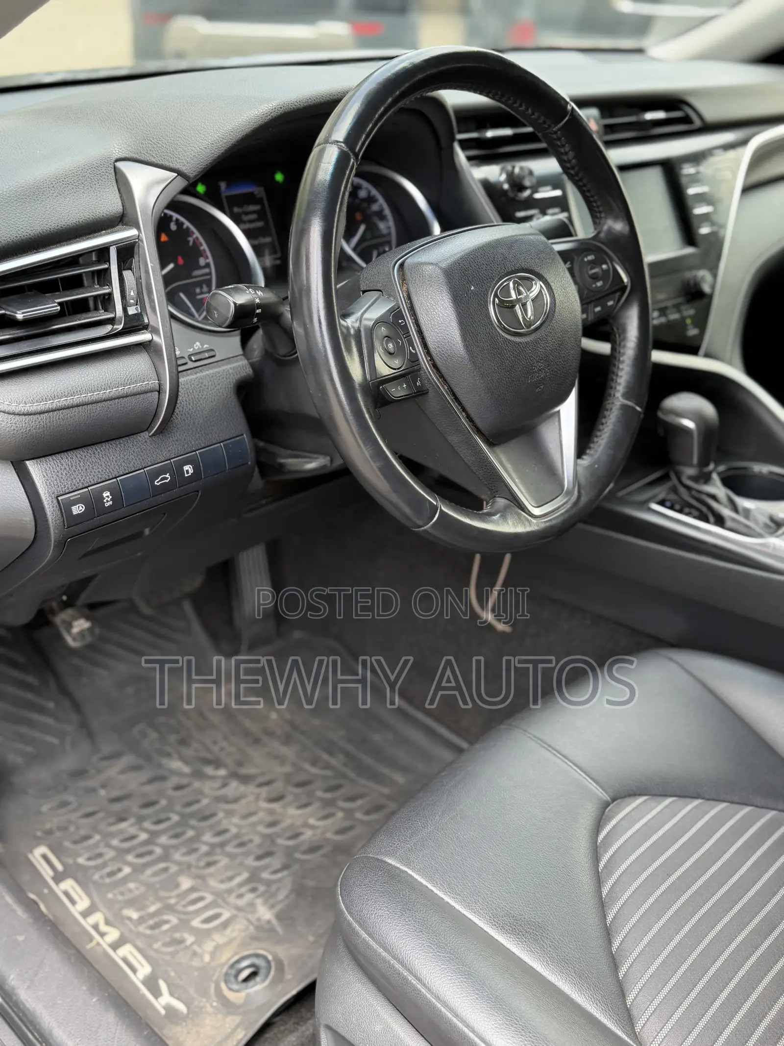 Toyota Camry SE (2.5L 4cyl 8A) 2019 Blue