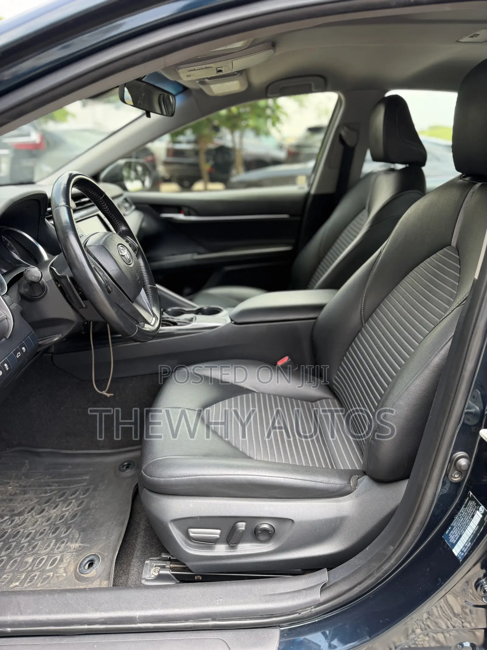 Toyota Camry SE (2.5L 4cyl 8A) 2019 Blue